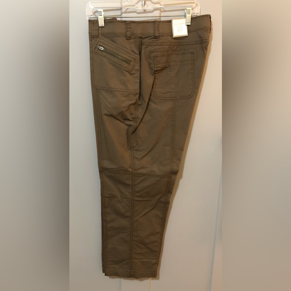 Chico’s light brown crop pant. Size 2.5.